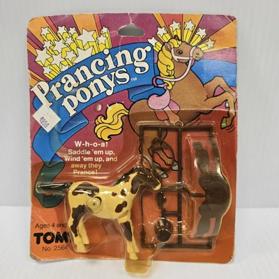 De colección 1983 TOMY Prancing Ponys Caballo Cuerda Juguete Palomino Galopante Ponis Foto 1 de 4
