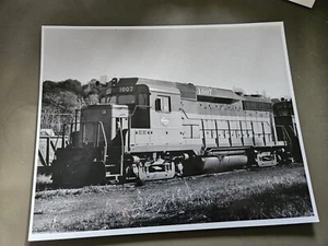 Milwaukee Road GP30 1007 (8x10 B&W) - Picture 1 of 3
