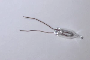 50 Stk Birnchen Skalenlampe Glühlampe 24V 55 mA mit Drähten  OSRAM - Bild 1 von 1