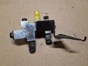 Jeep Grand Cherokee 1993 brake Proportioning Valve 4 line Drum - Picture 1 of 4