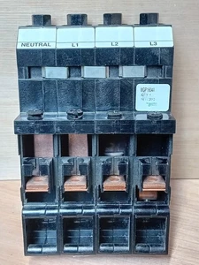 Schneider MGP1604X - 4 POLIGE Anschlusskassette - Bild 1 von 8