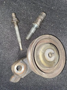 OEM 97-01 Honda-CR-V Idler Pulley B20 Idle AC Compressor Bracket - Picture 1 of 1