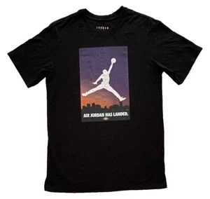 Nike Jordan Herren Größe Small T-Shirt Tee Air Jordan Has Landed Sunset Schwarz - Bild 1 von 8