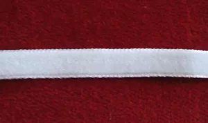 MINIATUR WEISS SAMT BAND BORTE 3/8 ZOLL - VORGESCHNITTEN IN 1 YARD STÜCKEN #M1 - Bild 1 von 1