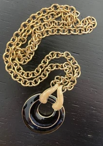 VINTAGE TRIFARI BLACK ENAMEL PENDANT GOLD TONE CHAIN NECKLACE STATEMENT Weighted - Picture 1 of 8