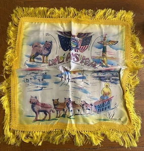 Vintage Alaska Kissenhülle Souvenir Totempfahl Hundeschlitten Eskimo gelb Fransen USA - Bild 1 von 7