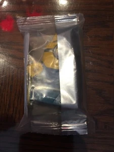 Juguete colgante de cereales Despicable Me Mini Minion un ojo en azul General Mills - Imagen 1 de 6