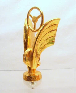 ADORNO DE CAPUCHA DE METAL DORADO DE COLECCIÓN PARA TROFEO TOP AUTOS MOTOCICLETAS BARCOS HOT RODS - Imagen 1 de 6