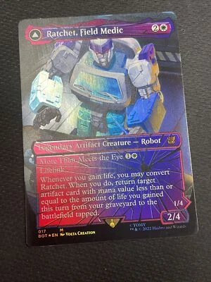 MTG: Ratchet Field Medic Shattered Glass FOIL Universes Beyond Transformers - Image 1 of 2