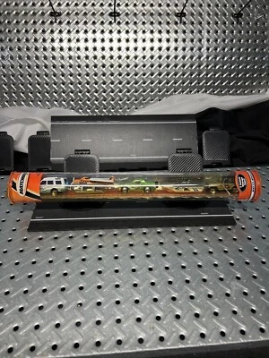 2001 年火柴盒美泰车轮(世界动物园)5 件装和存储管全新带包装 — 第 1/4 张图片