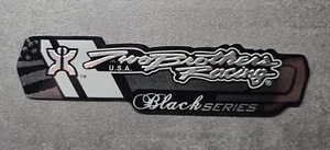 Two Brothers Racing Exhaust Auspuff Emblem Aufkleber Hitzefest Aluminium Black - Bild 1 von 1