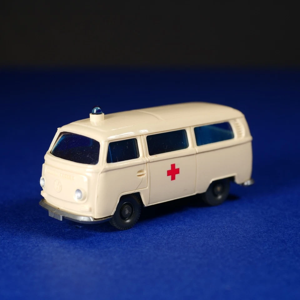 WIKING 1:87 HO - VW T2 RED CROSS AMBULANCE - VINTAGE WIKING - BC W17 - Image 1 of 4