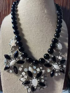 NWT White House Black Market WHBM Statement Necklace - Picture 1 of 3