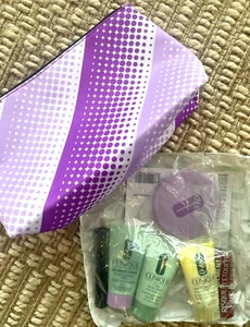 Clinique lila & weiß Tasche 6-teilig Hautpflege & Make-up Reisegröße volle Größe Lippenstift - Bild 1 von 5
