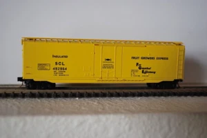 Micro-Trains 32166 50' standard plug door box car, SCL, N scale - Picture 1 of 4