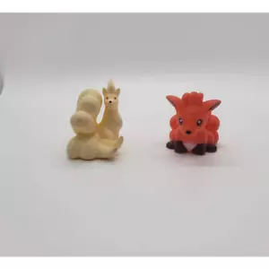 Ninetales und Vulpix Fingerpuppe Figuren authentisch Bandai Pokemon Vintage - Bild 1 von 2