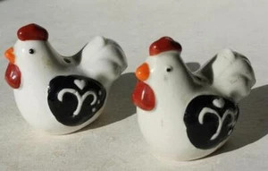 Estatuillas de pollo sal y pimienta cerámica pintadas a mano tapones transparentes sin marca --- - Imagen 1 de 1