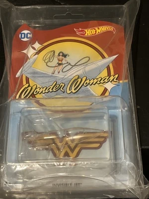 Hot Wheels DC Wonder Woman Invisible Jet 2017 Edición Coleccionista Mattel Foto 1 de 3