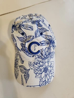 Chicago Cubs New Era White Spring Training 9TWENTY Adjustable Hat Women's - Image 1 of 4