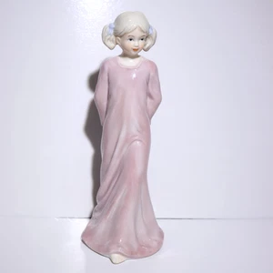Estatuilla de niña de porcelana vintage con oso de peluche, de SBL Regal House, decoración - Imagen 1 de 8