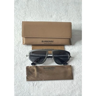 Nuevas gafas de sol Burberry - B31501360/87 talla 56-19-140*3N Foto 1 de 4