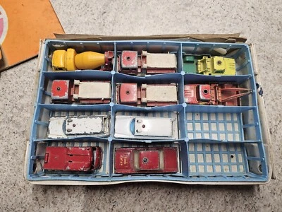 Lote de 10 coches Matchbox vintage de bomberos y rescate con estuche Foto 1 de 4