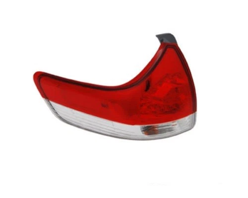 Luz trasera exterior Toyota Sienna 2011-2014 - lado del conductor  Foto 1 de 1