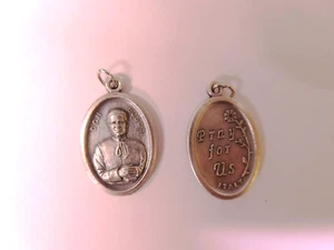 Saint John (Don) Bosco Pray for Us w/flower Italian Silver-Tone OX 1 inch Medal - Picture 1 of 3