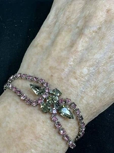 Bracelet 2 Strand Connected Flower Pink Rhinestone Vintage Silver M-6899 - Picture 1 of 4