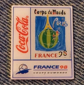 1998 WM Fußball Pin ~ Stadium Cities ~ Paris ~ Sponsor ~ Coca Cola ~ Cola - Bild 1 von 1