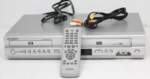 Samsung DVD/VCR Slim Combo DVD-V4600 With Factory Remote and Cables - Picture 1 of 2