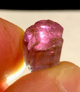 Rubilit Turmalin Kristall in Brasilien abgebaut perfekt als Anhänger ��! 11 Karat - Bild 1 von 9
