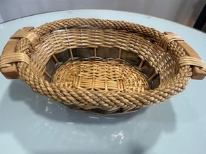Heave Duty Vtg Wicker Weaved Basket Wood Handles Rectangle Excellent - Picture 1 of 9