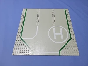 LEGO Helipad 6100PX1 Vintage Baseplate Road 32 x 32 w 3 Driveways Circle H 32x32 - Picture 1 of 1