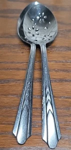 2 Vintage Ecko Stainless Pierced Floral Design Serving Spoons USA  - Picture 1 of 14