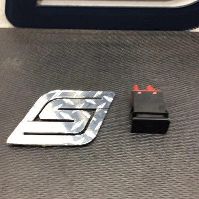 2004 Volkswagen Golf 4-Door - ESP Switch - Image 1 of 4