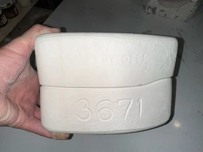 Creative Paradise Inc. 2003 Laying Reindeer 3671 molde deslizante de cerámica Navidad Foto 1 de 4