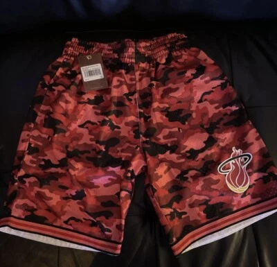 MITCHELL & NESS NBA HWC MIAMI PANTALONES CORTOS DE MALLA CAMUFLAJE TÉRMICO TALLA XL Foto 1 de 3