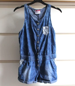 YIGGA Mädchen Sommer Overall kurz Jeans Jumpsuit mit Spitze Latzhose Gr. 134 - Bild 1 von 4