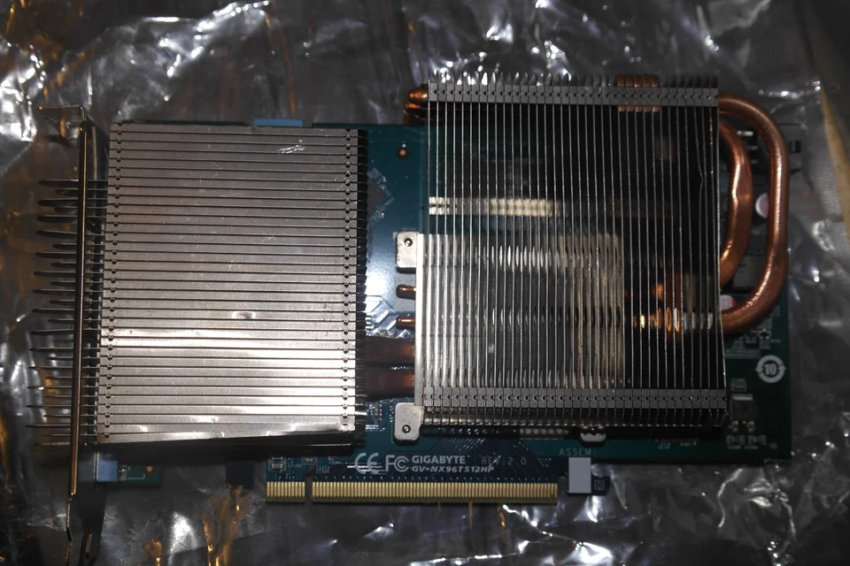 NVIDIA GeForce 9600 GT dual DVI Card 512MB PCI-e GV-NX96T512HP - Image 1 of 4