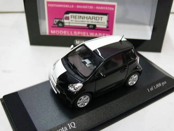 1/43 Minichamps Toyota IQ Geneva Car Show 2009 weiss/schwarz - Bild 1 von 1