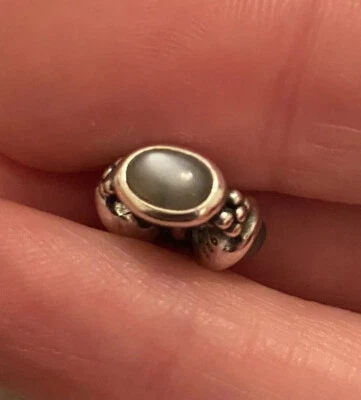 Espaciador de dijes genuino Pandora plata triple gris piedra lunar 790564MSG raro Foto 1 de 4
