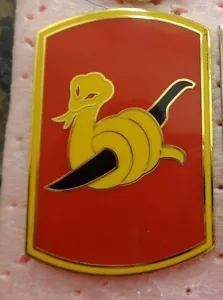 COMBAT SERVICE ID.BADGE-153° BRIGATA ARTIGLIERIA DA CAMPO da usura su ASU e BLU - Foto 1 di 1