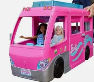 Barbie Dream Camper Van Vehículo Juego 60+ Piezas COCHE, Tobogán, PISCINA y Cachorros! - Imagen 1 de 8