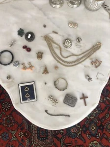 Vintage costume Estate /jewelry brooches, earrings, Cuff Links & More - Picture 1 of 12