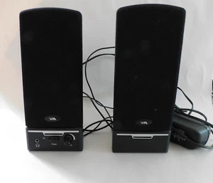 PAIR OF COMPUTER SPEAKERS - Photo 1/2