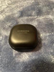 Samsung Galaxy Buds2 with case (Please Read Description!) - Picture 1 of 4