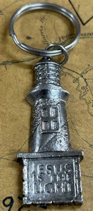 Schlüsselanhänger "Jesus ist das Licht" Leuchtturm religiös silberfarben 2" x 0,75" - Bild 1 von 7