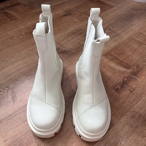 TOMS Rowan Water Resistant Chelsea Boots Womens Cream Size 7.5 Lug Sole Chunky - Picture 1 of 13