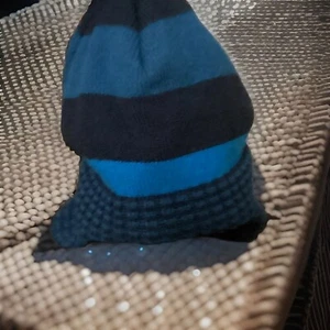 H&M Jungen Mütze Blau Türkis Sehr Warm Gr.110/128 Ohrenwärmer 100% Akryl - Bild 1 von 6